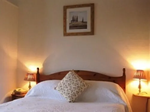 The Nags Head Residential Country Inn & Restaurant Pickhil